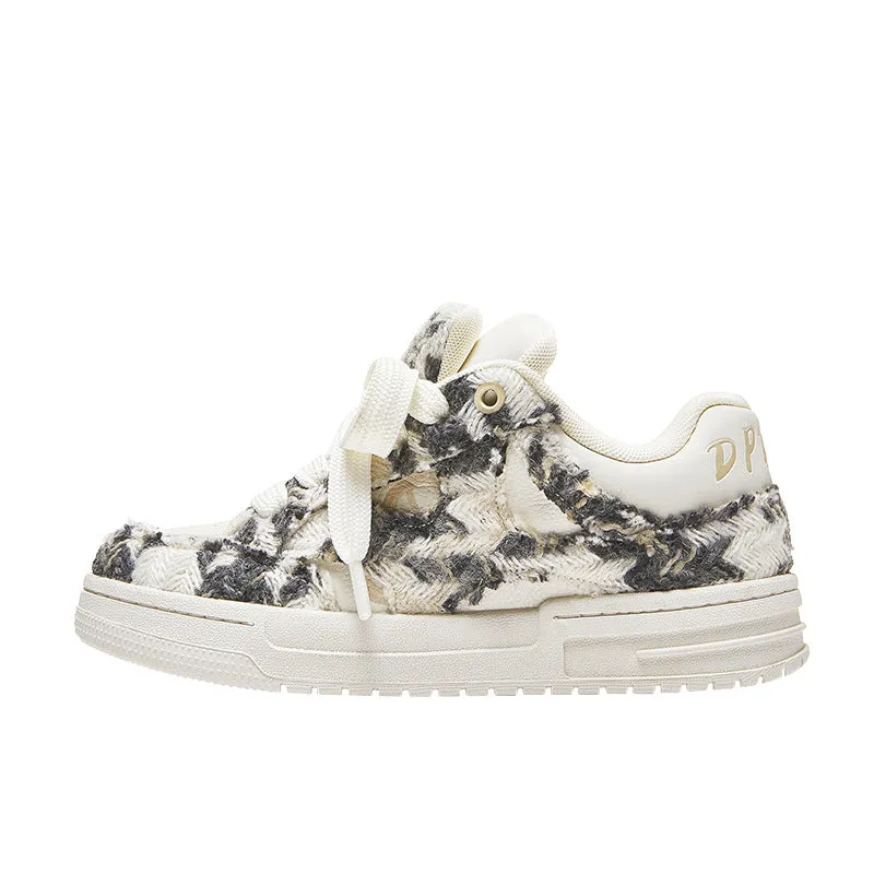 Air AXIS762 Sneakers