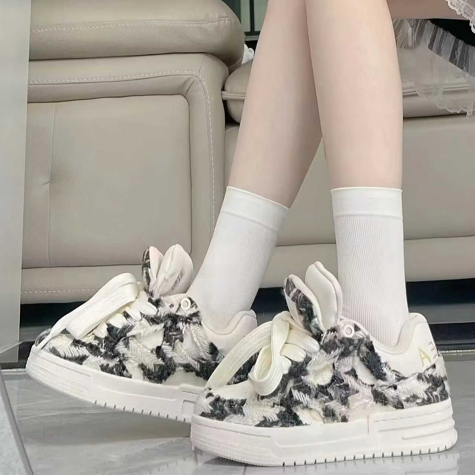 Air AXIS762 Sneakers