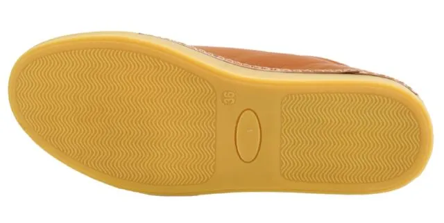 CAMEL VEGAN LEATHER SIDE ZIP BOOTIE