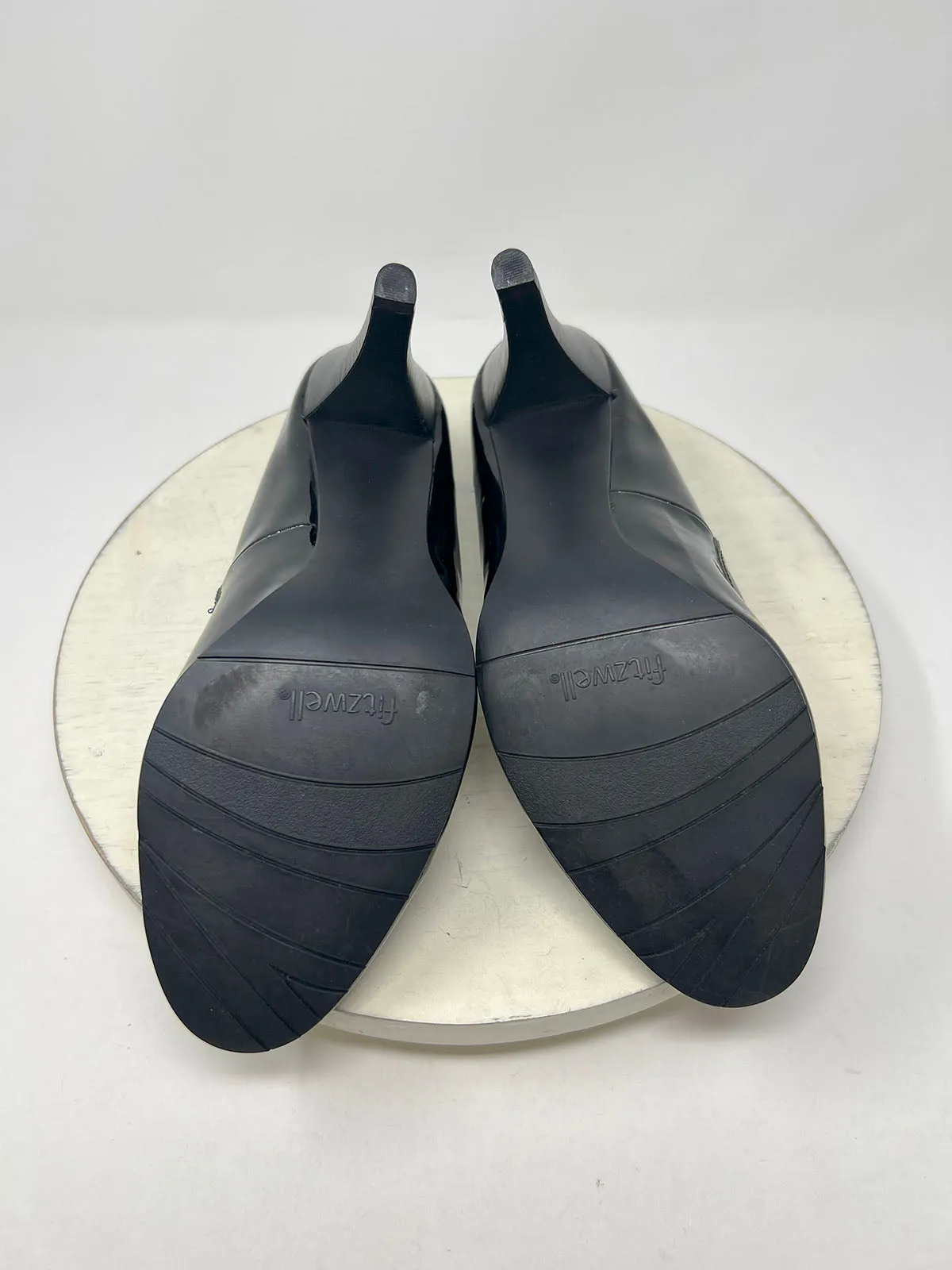 Fitzwell Size 11W Black Patent Pumps