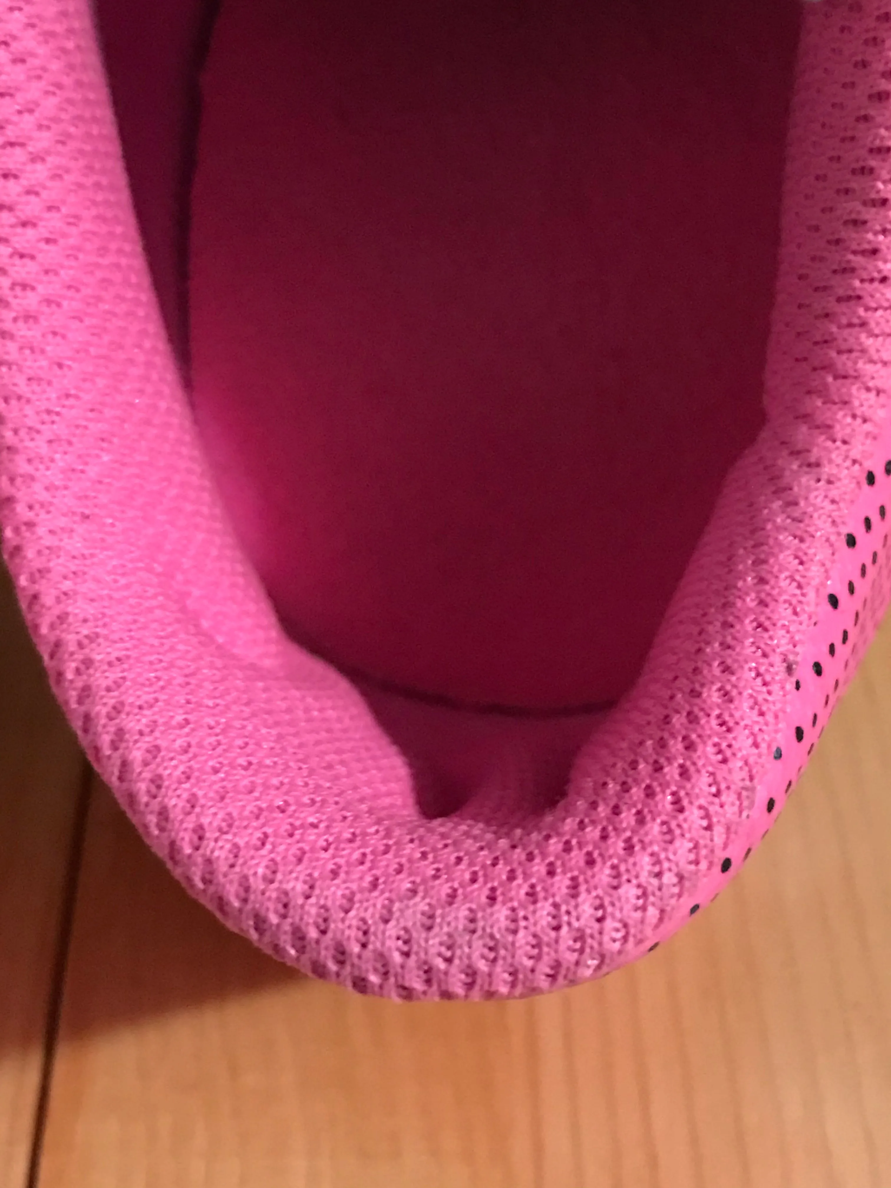 NIKE BRAVATA II FG Youth Size 2 Soccer Cleats Pink