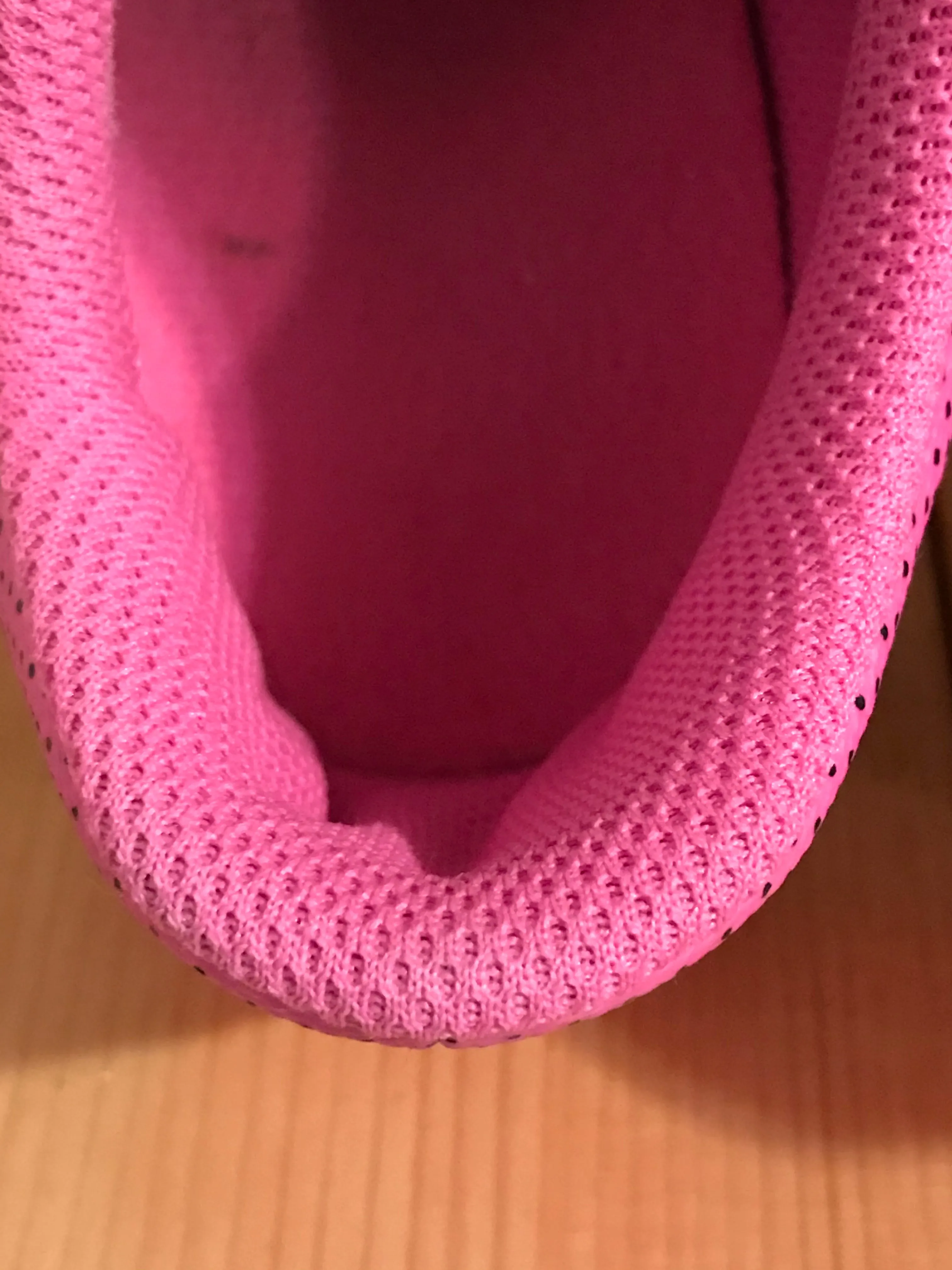NIKE BRAVATA II FG Youth Size 2 Soccer Cleats Pink