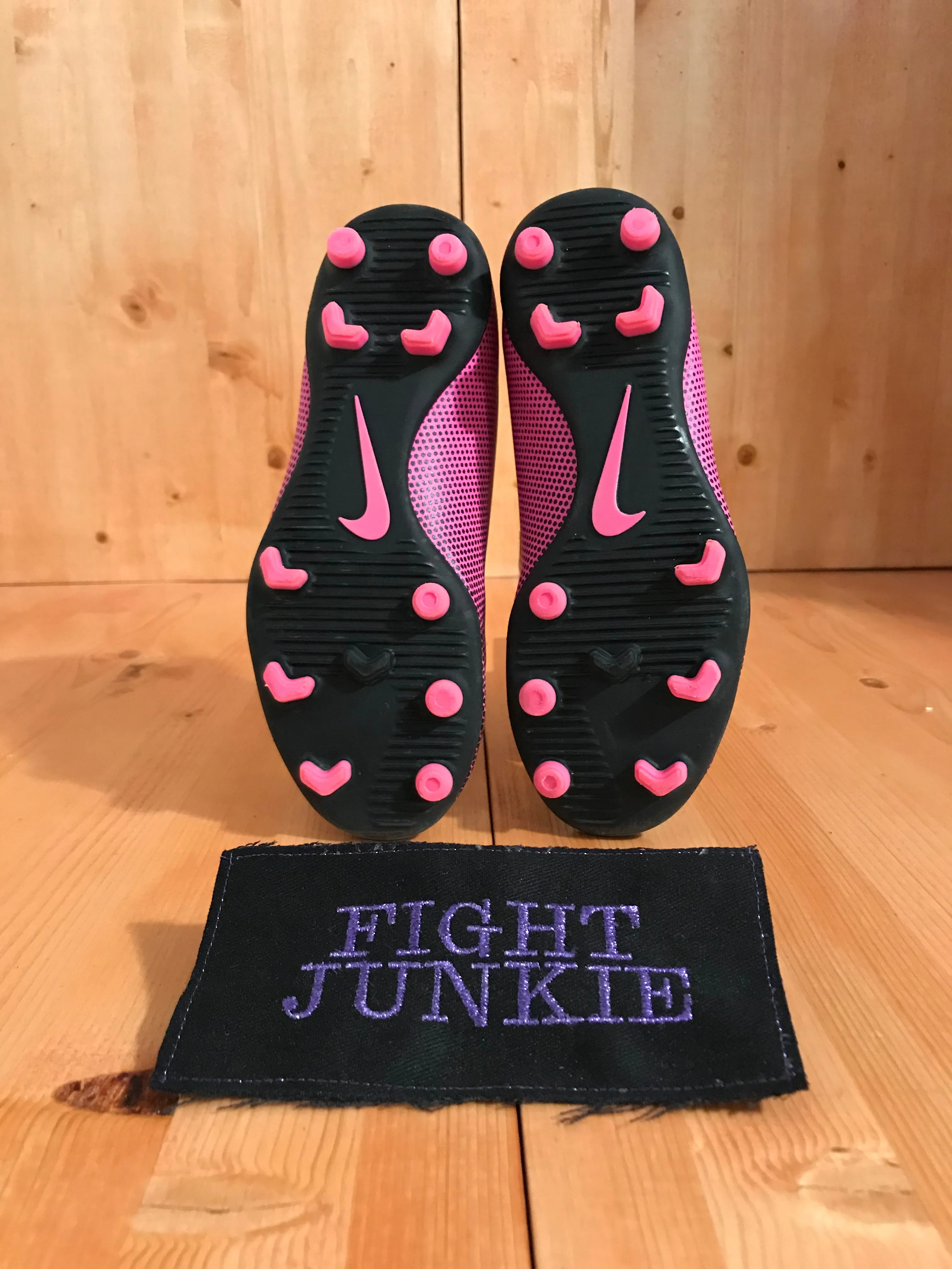 NIKE BRAVATA II FG Youth Size 2 Soccer Cleats Pink