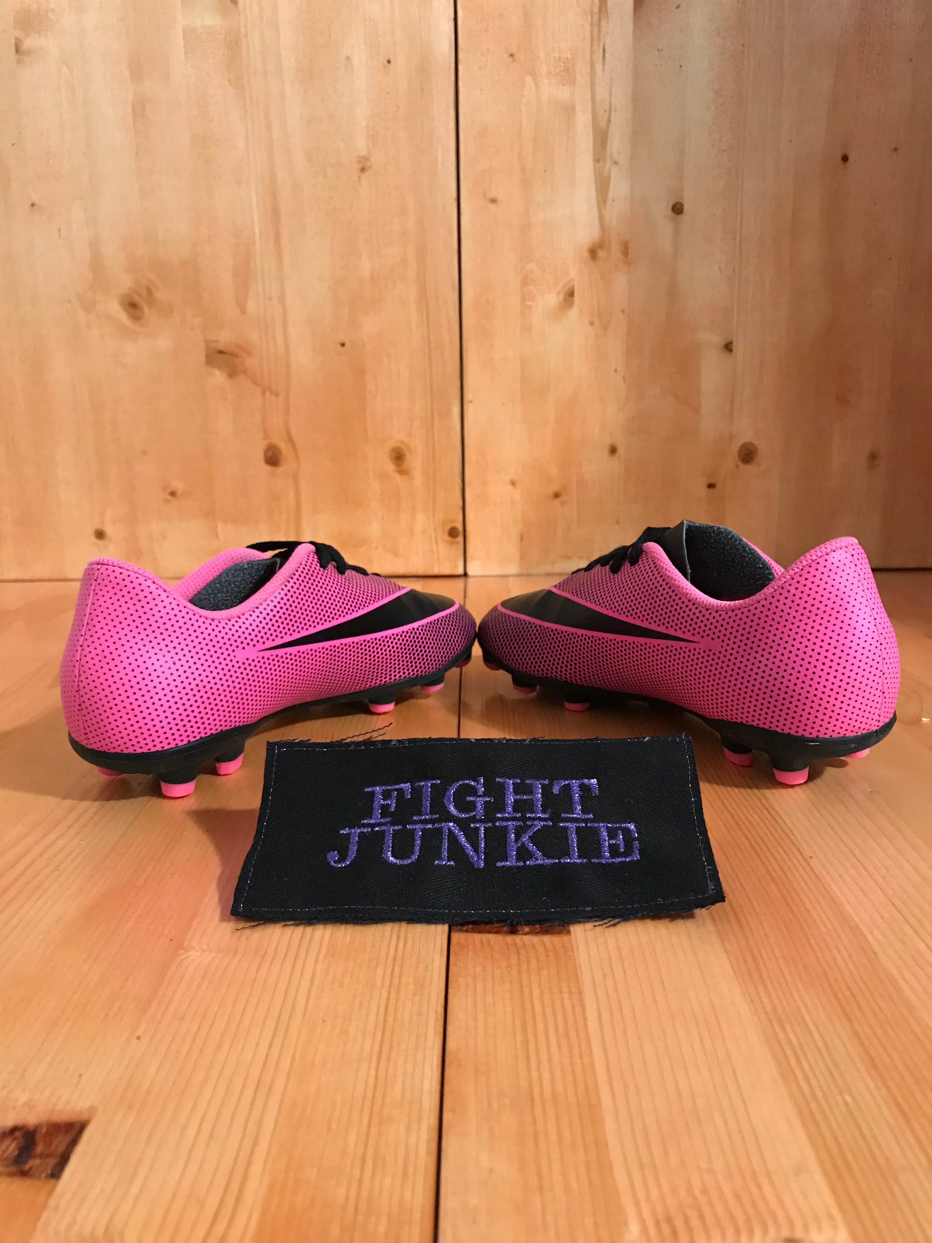 NIKE BRAVATA II FG Youth Size 2 Soccer Cleats Pink