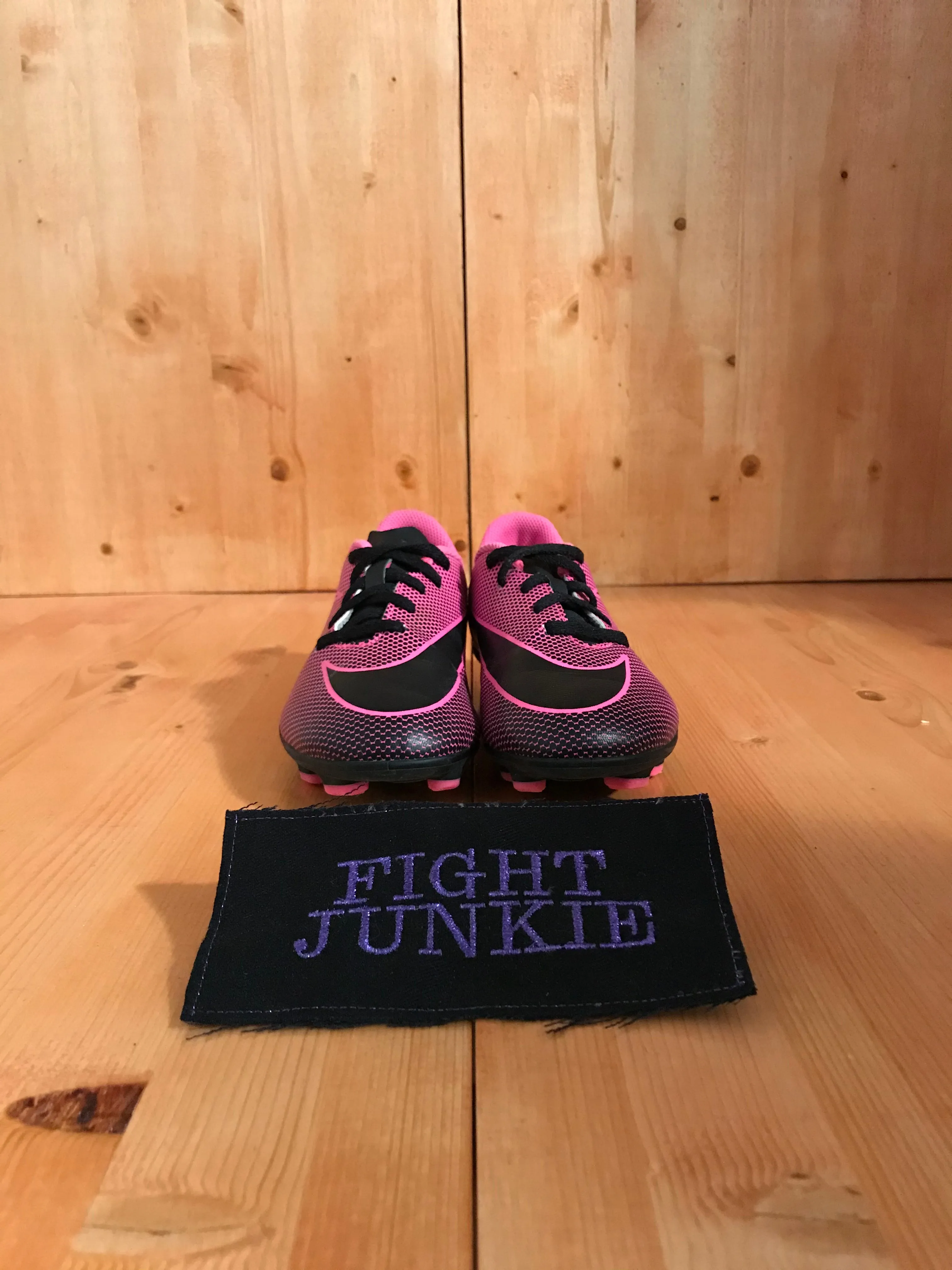 NIKE BRAVATA II FG Youth Size 2 Soccer Cleats Pink