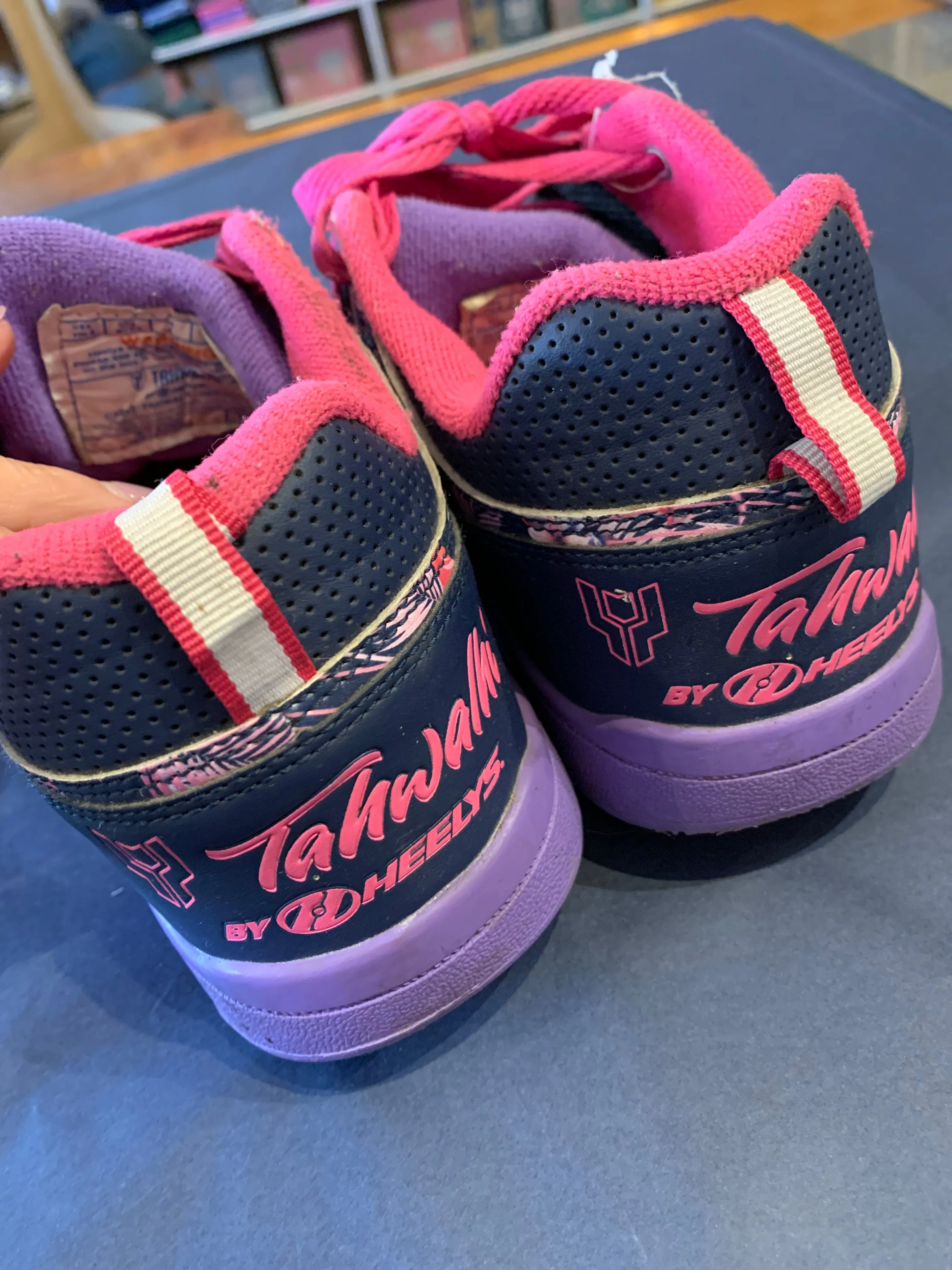 Pre Loved Tahwalhi Heelys