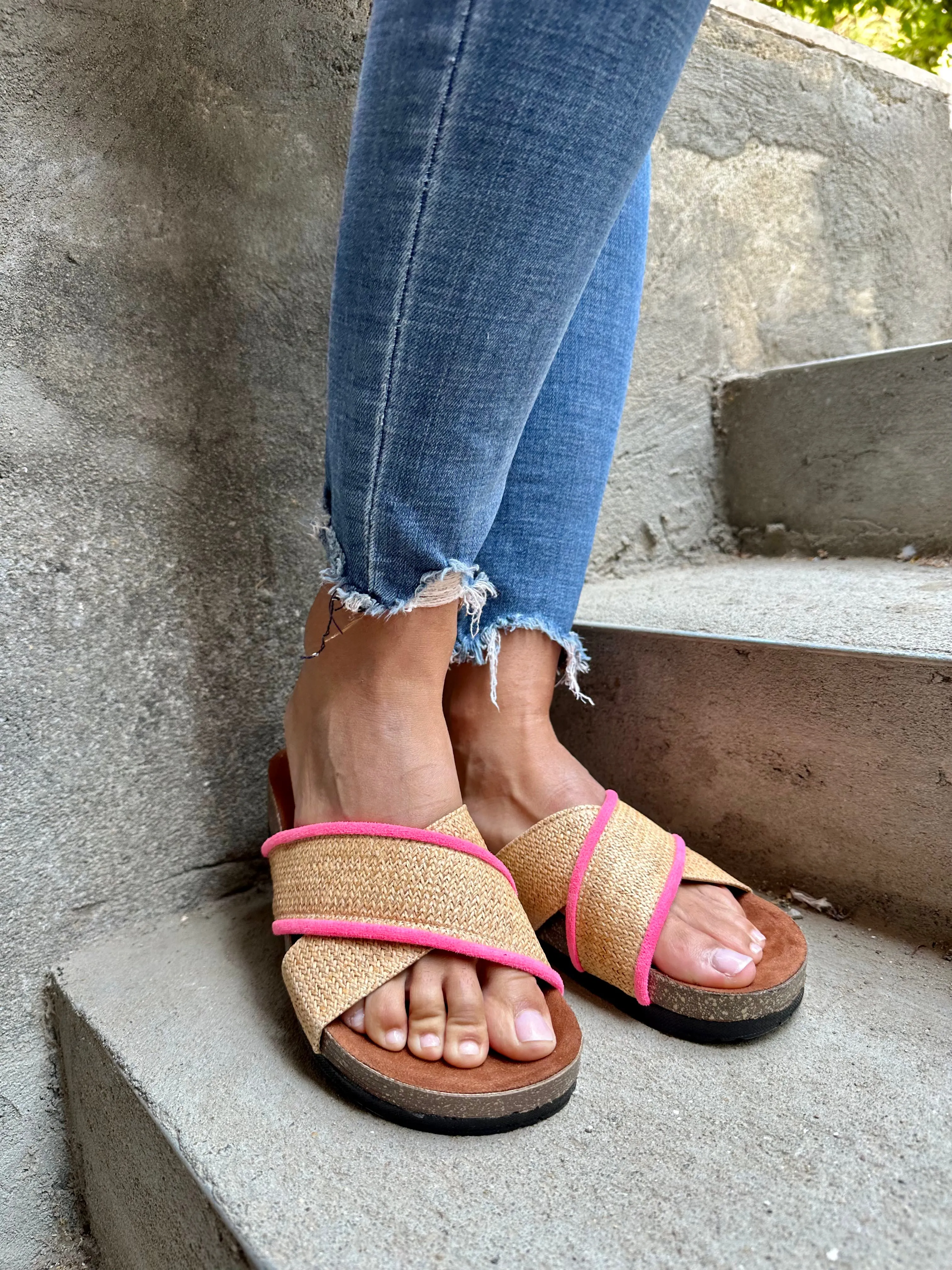 Raffia X Pink Criss-Cross Slides