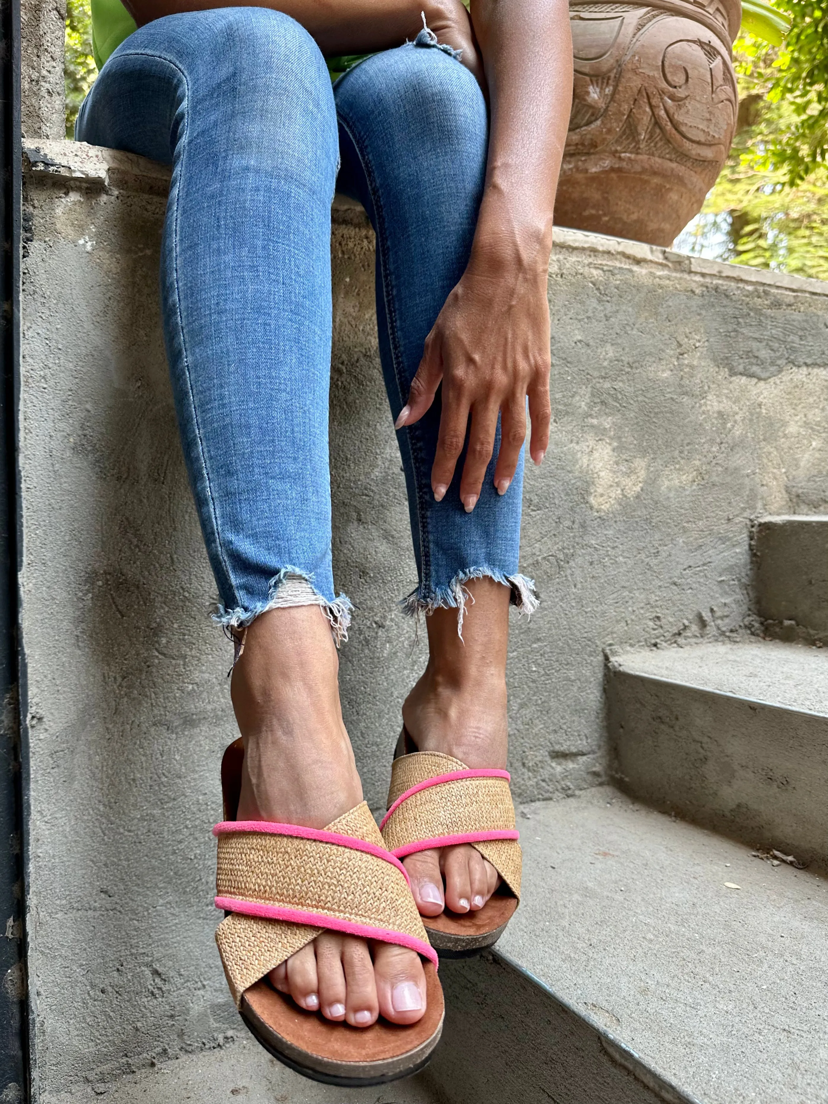 Raffia X Pink Criss-Cross Slides