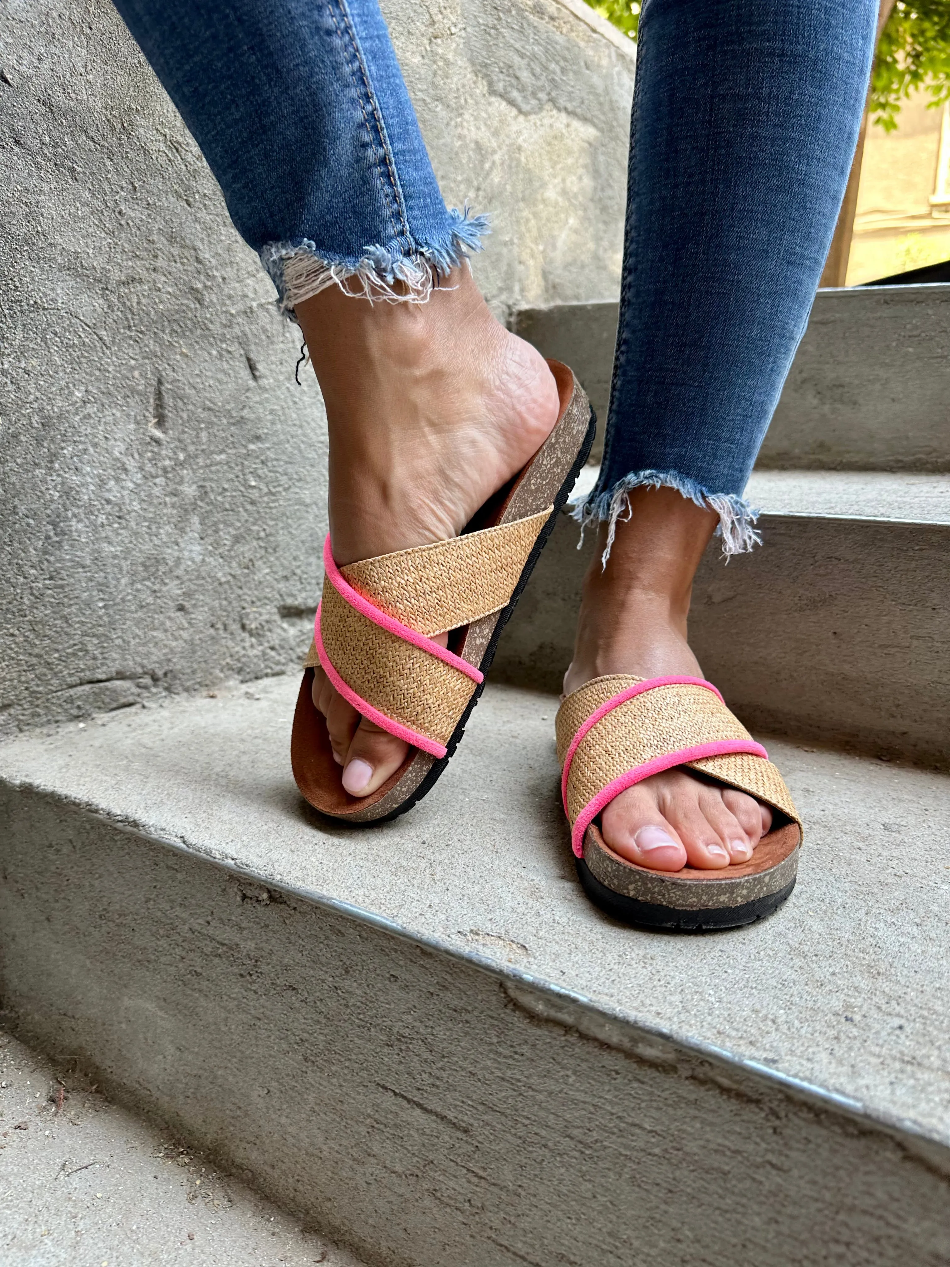 Raffia X Pink Criss-Cross Slides