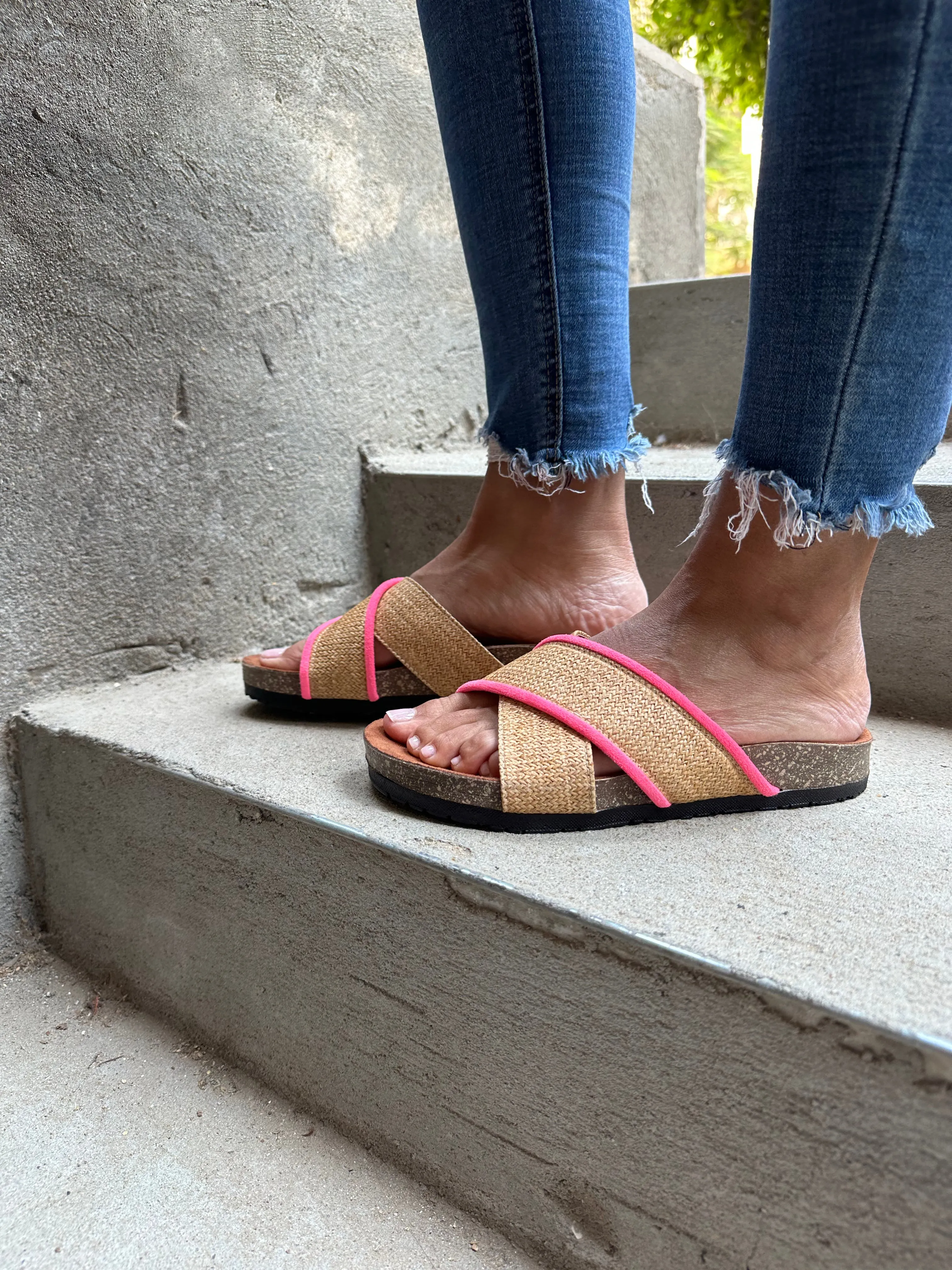 Raffia X Pink Criss-Cross Slides