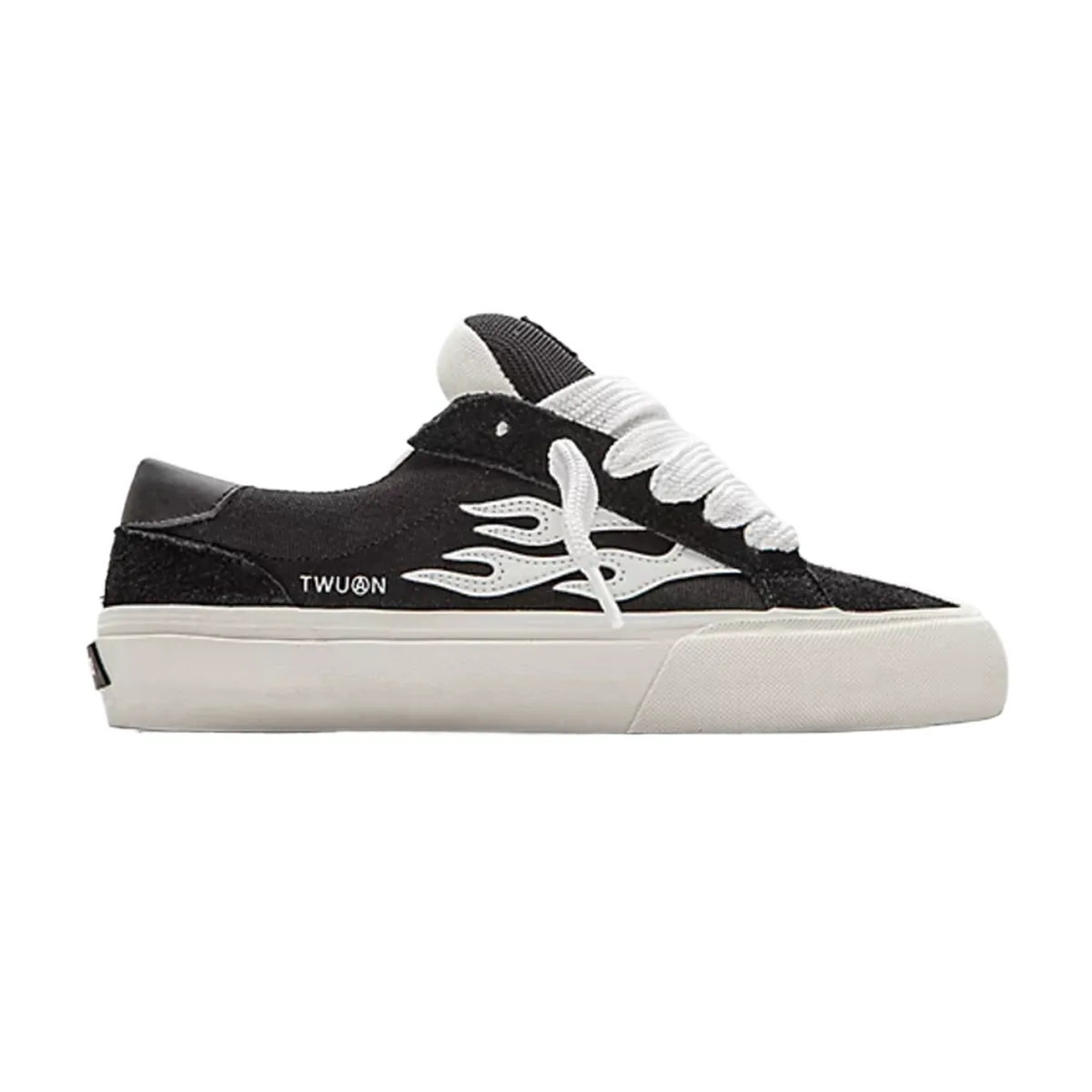 STRAYE Logan Puff Black Sneakers